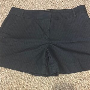 Contemporary fit Bermuda Shorts Tailored Chino Style